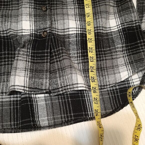 BLUE B Collection Plaid Flannel Button Down Shirt Shacket Black Gray Medium - Picture 10 of 11